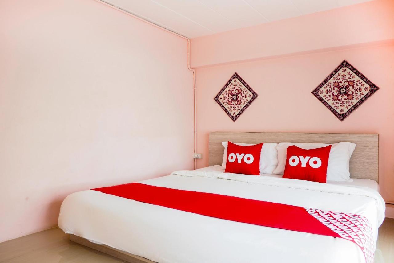 Oyo 983 The Private Hotel Chiang Mai Luaran gambar